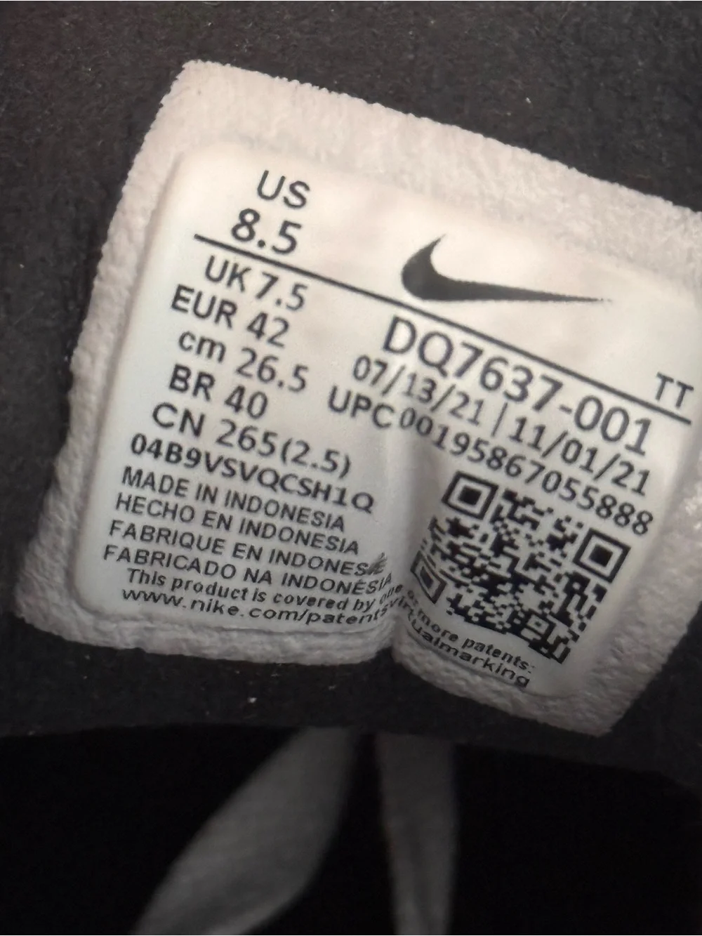 NWT- Nike Men’s Waffle One Sunflower Size 8.5